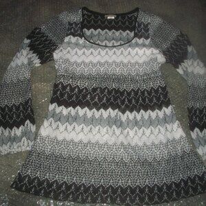 womens striped babydoll blouse. scoop neck.size medium